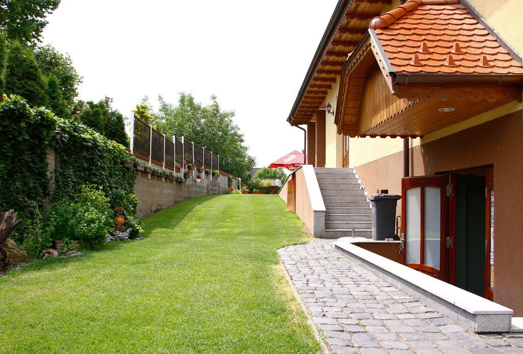 Castrum Vendeghaz Szigetszentmarton Luaran gambar